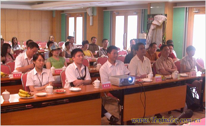 歌莉亞秋冬季新品發(fā)布會(huì)落下帷幕