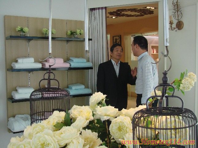 家紡協會會長楊東輝金秋參觀紫羅蘭