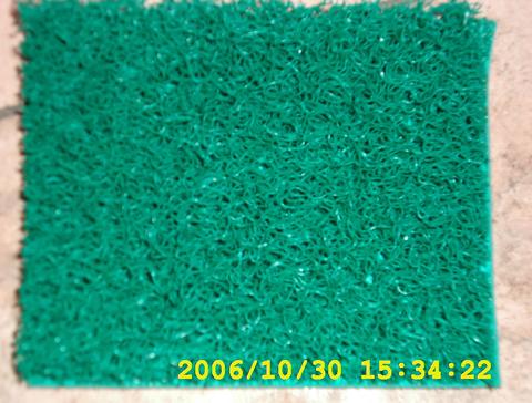 選購化纖地毯還應注意性能