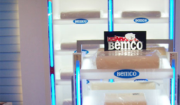 �e���u��չʾ