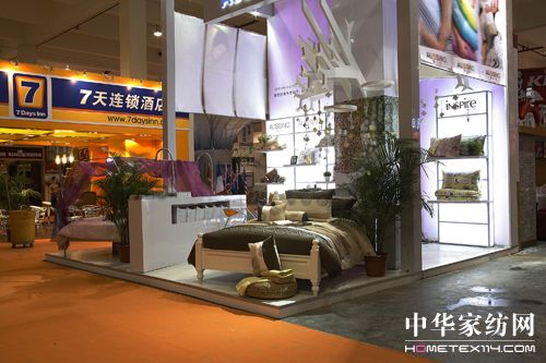 ����ū�����������S����չ