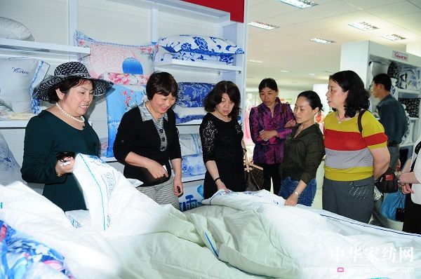 江西省女企業(yè)家協(xié)會(huì)參觀雨蘭家紡