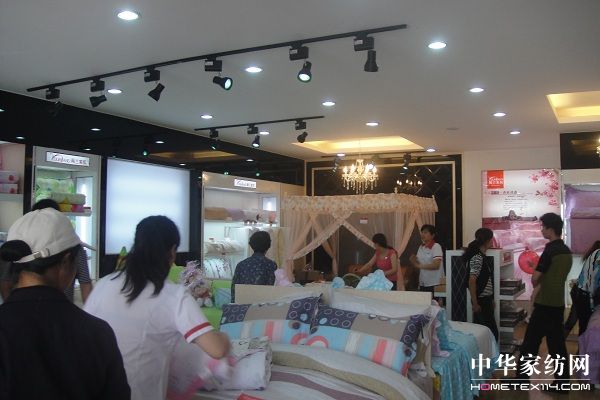 ��ܰ�Շ�չ�F���m�½�������