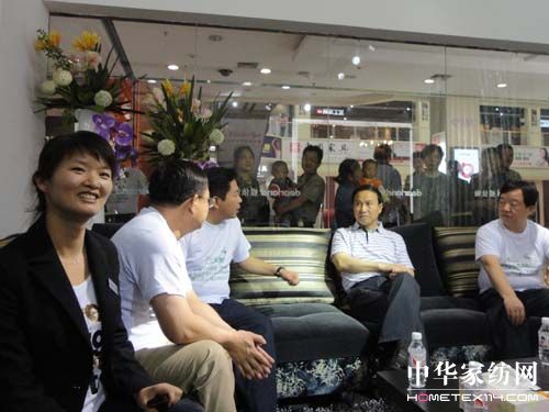 蝶依斕參加自行車挑戰(zhàn)賽