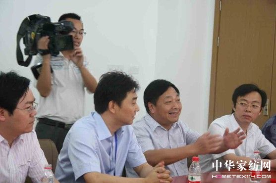 ��ͨ�и����L(zh��ng)�������{(di��o)�оӉ�(m��ng)�R�Ҽ�