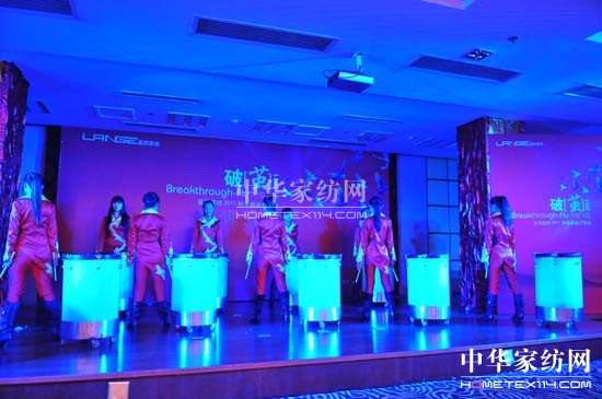 �{��2011�ﶬӆ؛�����A�M