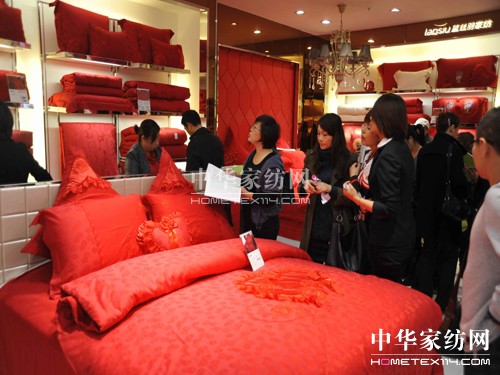 藍絲羽2012春夏新品訂貨會召開