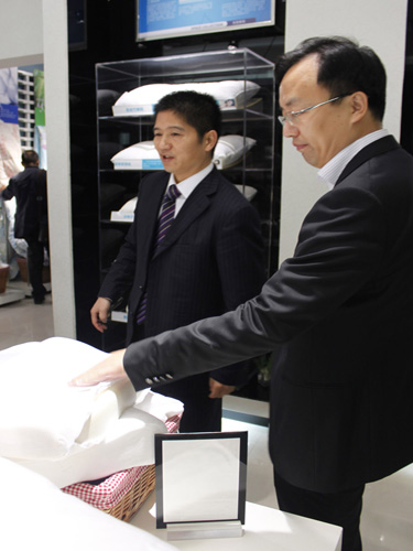 �Pʢ���{�{(di��o)paisley��׌�����v�w