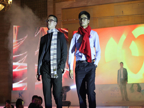 �Pʢ���{�{(di��o)paisley��׌�����v�w