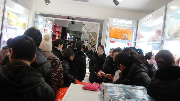 雨蘭家紡青岡縣專賣店炫目登場(chǎng)