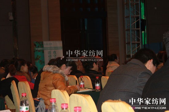 ɯ��2012������Ʒ�l(f��)����(hu��)¡�����_(k��i)