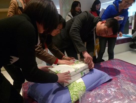 ���R��2012������Ʒ������Ӗ����m(x��)�e��