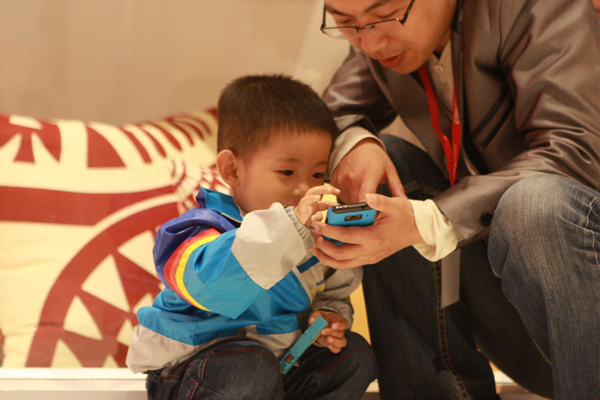 艾萊依:從禁錮中放飛用心靈暢談