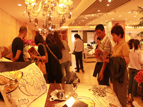 澳西奴召開2012年秋冬新品發布會