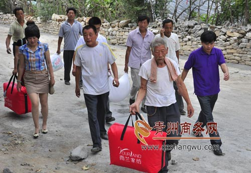 “七一”期間 青州雨蘭走進高薛村看望老黨員