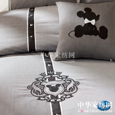 ��ʿ��Ҽ�2012�ﶬ��Ʒ����옷�r(sh��)�м�