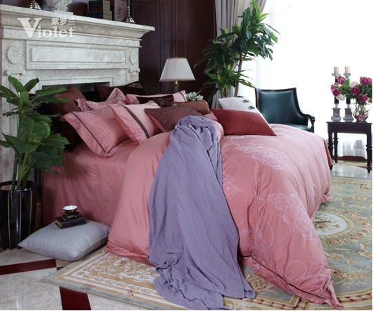 紫羅蘭花香滿園