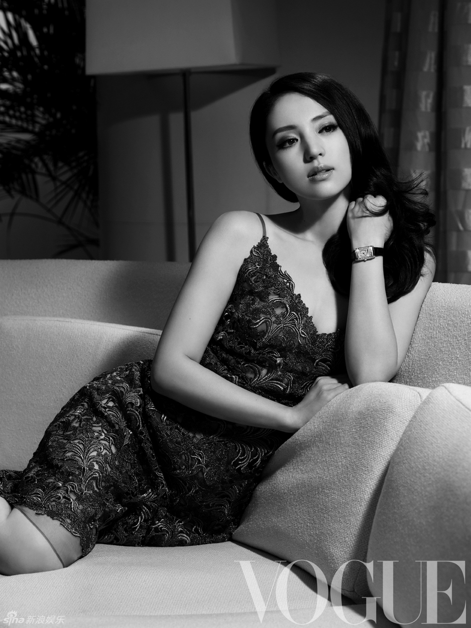 ���VOGUE�ڰ״�Ƭ���@�O��Ů������