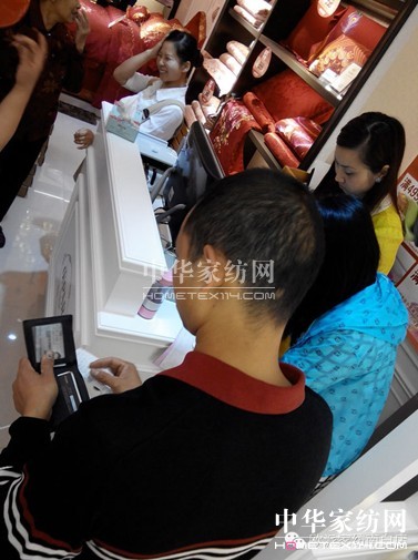 �W�ɼҼ��ϰ׵��_(k��i)�I(y��)ʢ������ُ(g��u)���