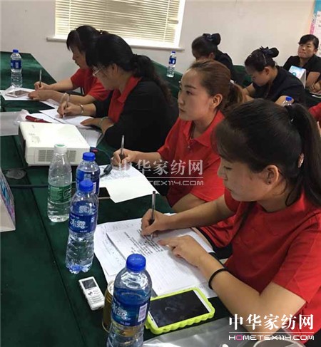 ������ؾ�Ӣ�R�ۣ���ϵ�＾�lչ��