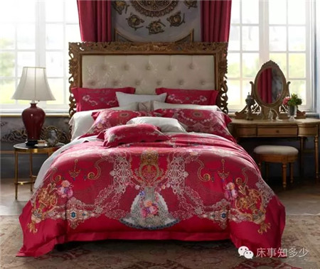 ����Ҽ���һ��ɫ����(l��i)�����ζ���ħ�ԣ�