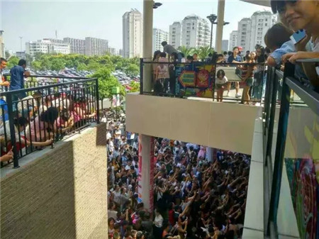 �w��֥�@�G���಩��Ҽ�����ɼ���W���R˹���u��������F��