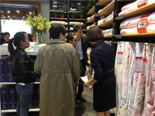 �Ԛ⣡��Ĳ��Ȼ�����@ôһ�ҳ���Pʢ�Ҽ��w��!