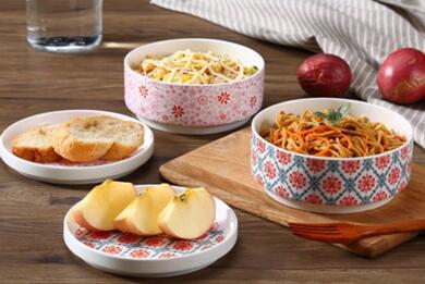 ����һ���ߵ����£��������Ϻ���Ʒ�Ҿ�չ���ؕ��N��؛