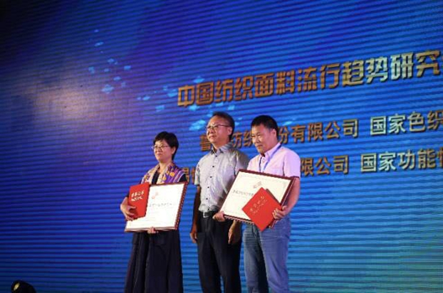 �������B�µąfͬ�����c�rֵ���죬2017�Ї������������•�aƷ����ڸ��ݳɹ��e��