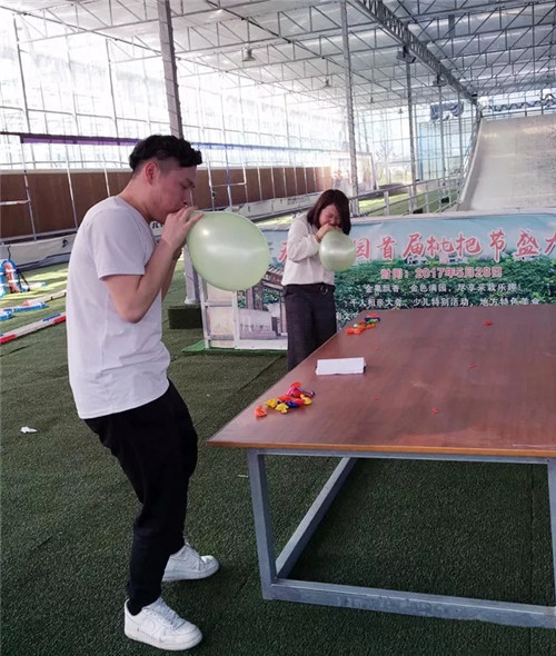 �Pʢ����F(tu��n)�����(d��ng)�O��(zh��n)�澳���ƵZͬ�У�