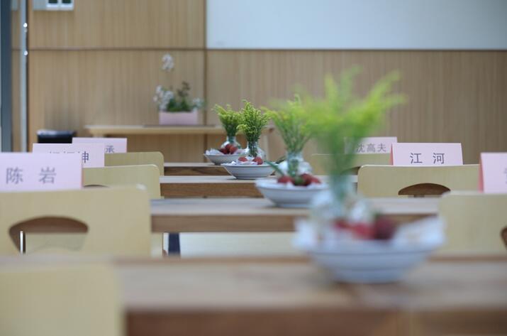 ����Ȼ���ؾ�����������һ�����ӵİl����