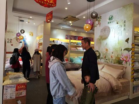 ˯�����Ҽ�¡���M(j��n)�vꖽ��У���(ch��ng)��𱬣�