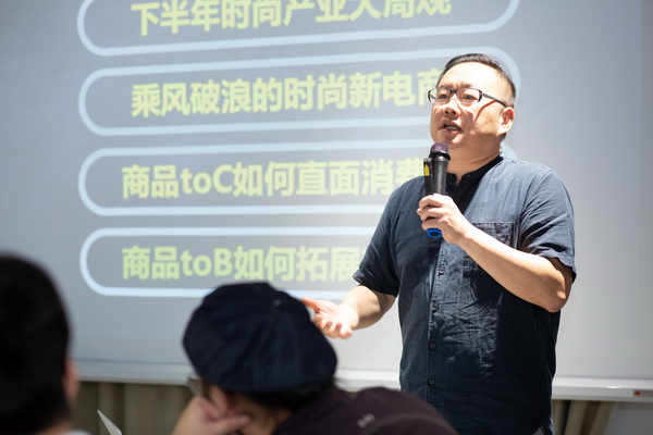 ��������r�����h�r��δ���lչ�����}Փ���ں��ݽz�IС��e��